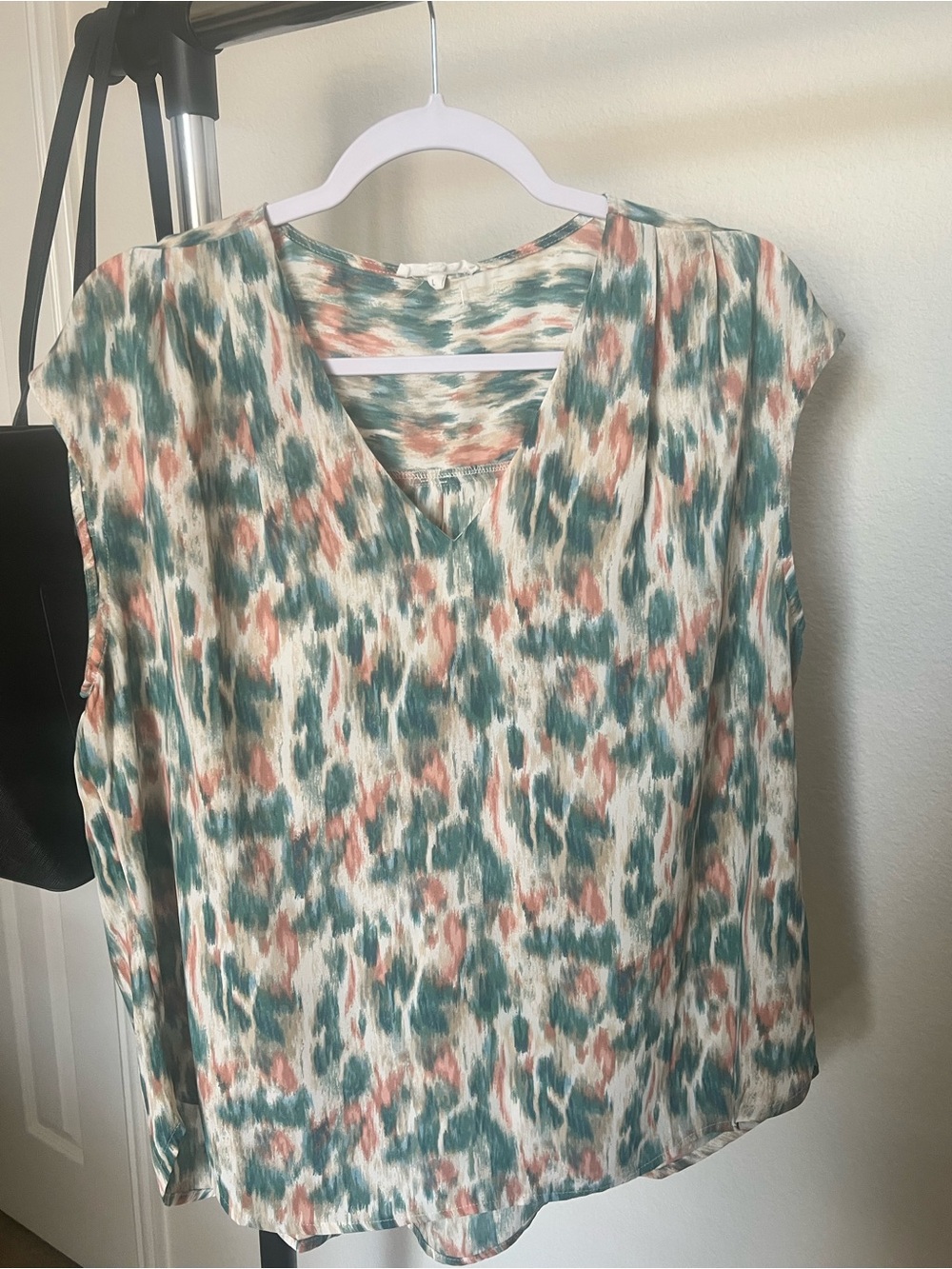 Maurices Teal, Coral & Cream V-Neck Sleeveless Print Top